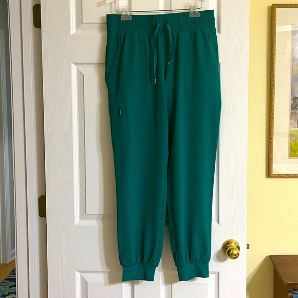 Chico’s Front Pocket Tunic and Matching Joggers - Picture 2 of 8